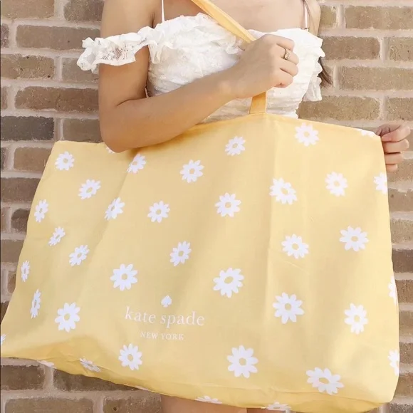 Kate Spade Large Tote - Picture 2 of 3